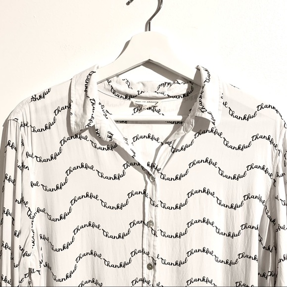 JANE AND DELANCEY Anthropologie Thankful Typography Button Down Shirt Size L - Picture 3 of 13